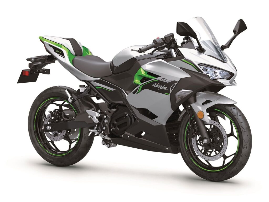 Fitur E-Boost Mengangkat Ninja Listrik Ini Sampai 105 Km/Jam, Harganya Rp 150,6 Juta