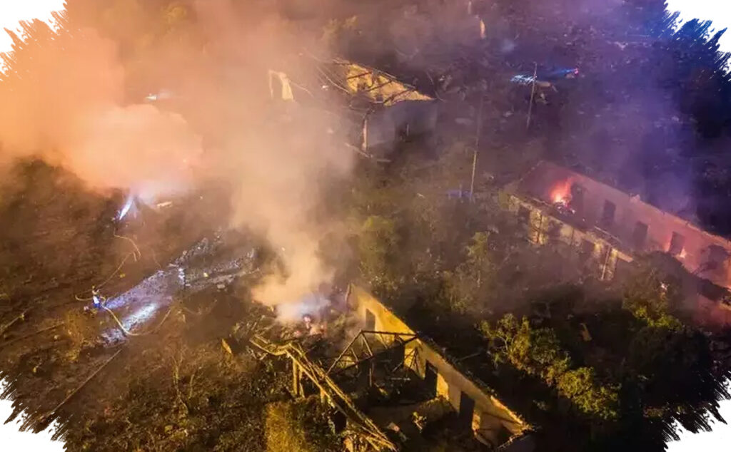 Puluhan Tewas Dalam Ledakan Pabrik Kembang Api Hunan, Penyelamat Masih Menyisir Zona Berbahaya