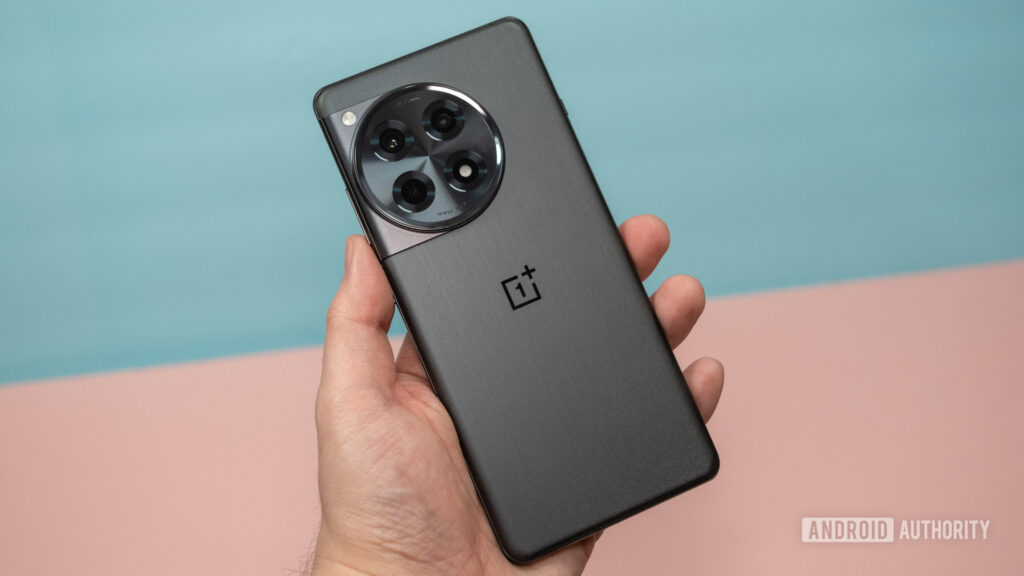 Ponsel Baterai 7.000 mAh Kini Makin Lengkap, Bisa Jadi Sumber Daya Cadangan Juga