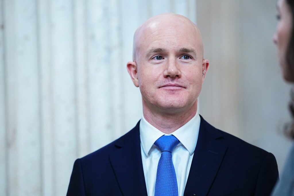 Coinbase Ramping 700 Pegawai, Tim Tersisa Dipacu Menguasai AI untuk Bertahan