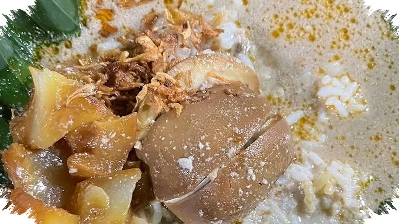 Warung Nasi Gandul Pati Paling Pekat Ada di Maps, Pilihan Legendarisnya Beda Karakter