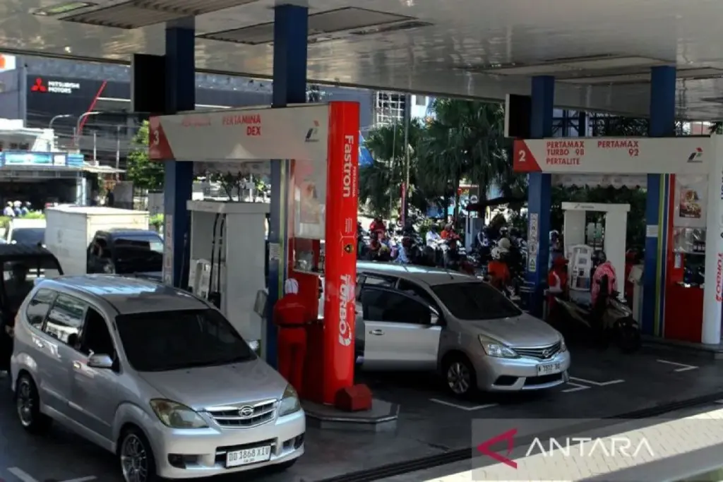 Harga Pertamina Dex Dan Dexlite Naik Paling Tajam, Pertalite Tetap Rp10.000 per Liter