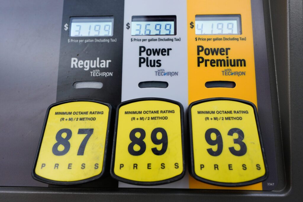 Pertamina Dex Tembus Rp27.900 per Liter, Harga BBM Nonsubsidi Ikut Terkerek