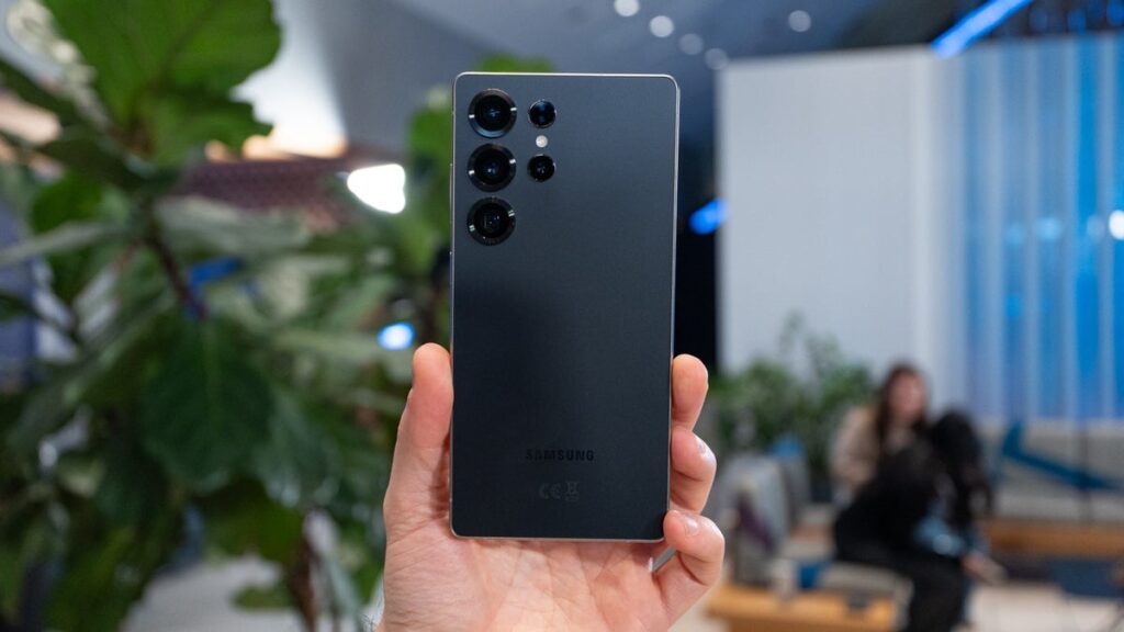 Galaxy S25 Ultra Dipangkas Tajam Di Amazon, Samsung Juga Siapkan Diskon Untuk Seri M