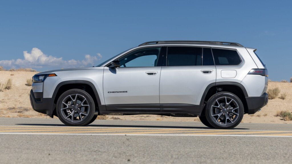 Kabin Jauh Lebih Mewah, Jeep Cherokee 2026 Kini Terasa Paling Masuk Akal Untuk Harian