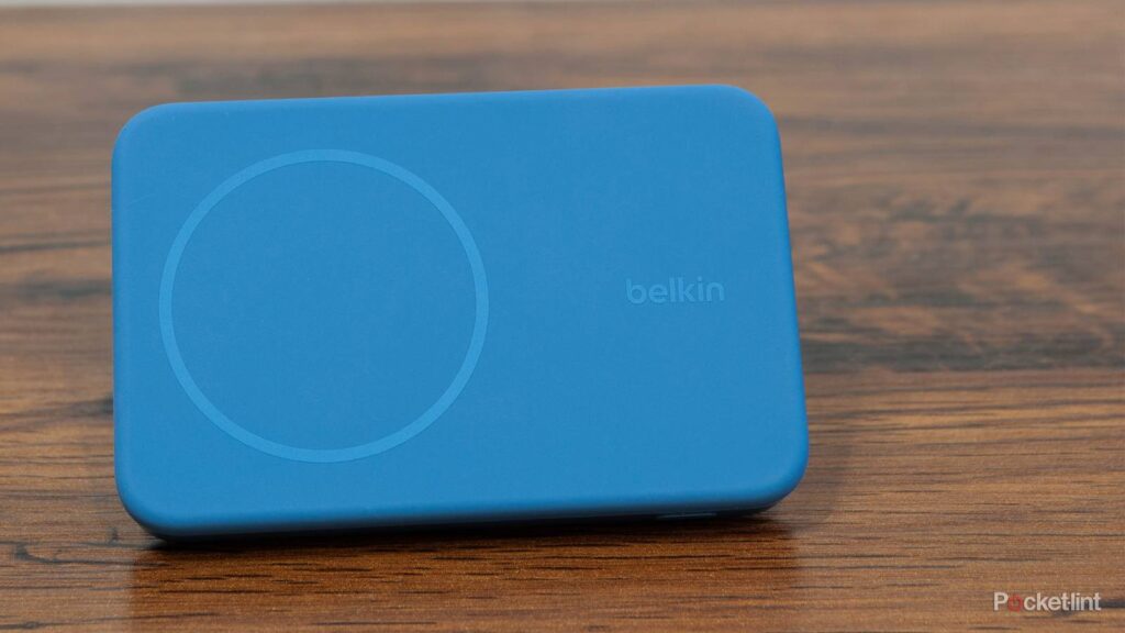 Power Bank Tipis Belkin Ini Bisa Mengisi Daya Sambil Diisi Ulang, Praktis Untuk Mobilitas Harian