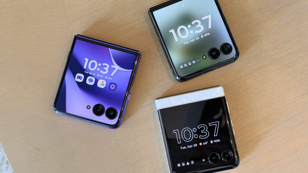 Lini Razr Baru Motorola Makin Jelas, Ultra Punya Baterai 5.000mAh dan Layar Luar 4 Inci