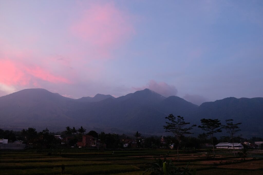 Sehari Penuh Di Garut Tanpa Jauh-Jauh, Dari Taman Bunga Hingga Dessert Manis