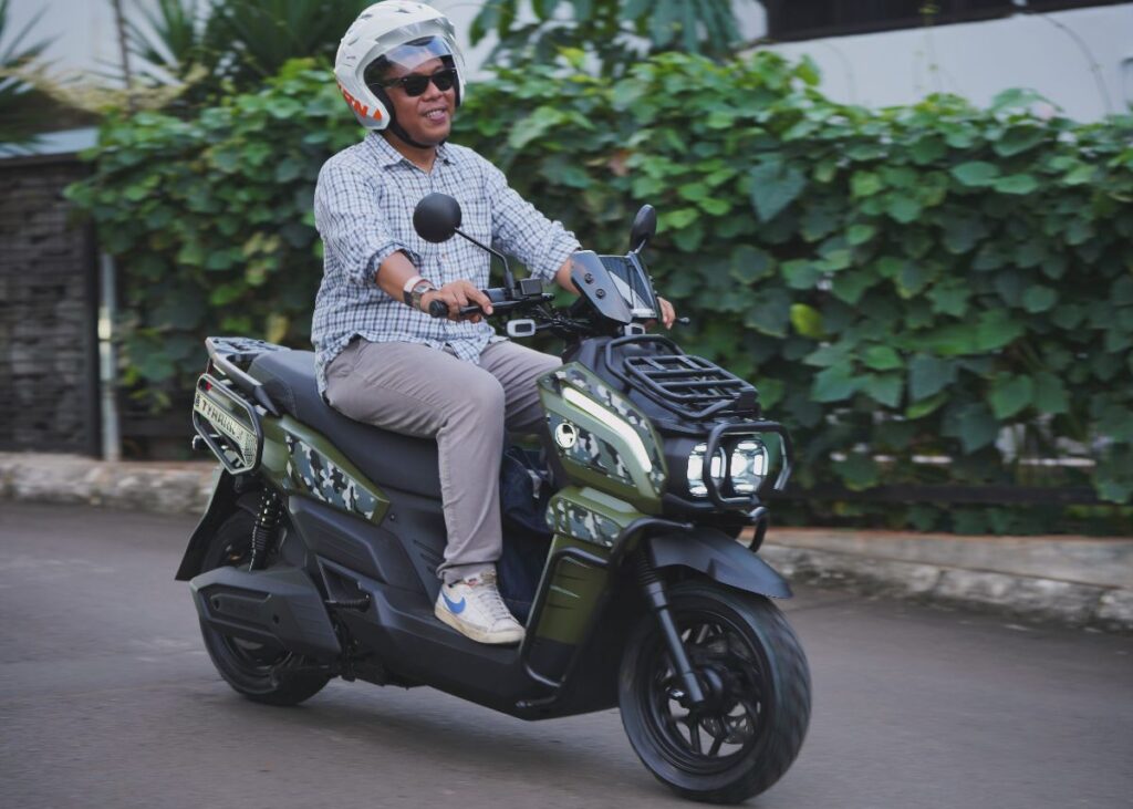Smart Display, Exo-Armor, Dan Harga Rp25,9 Juta, Tyranno Tawarkan Motor Listrik Semi Adventure yang Tangguh