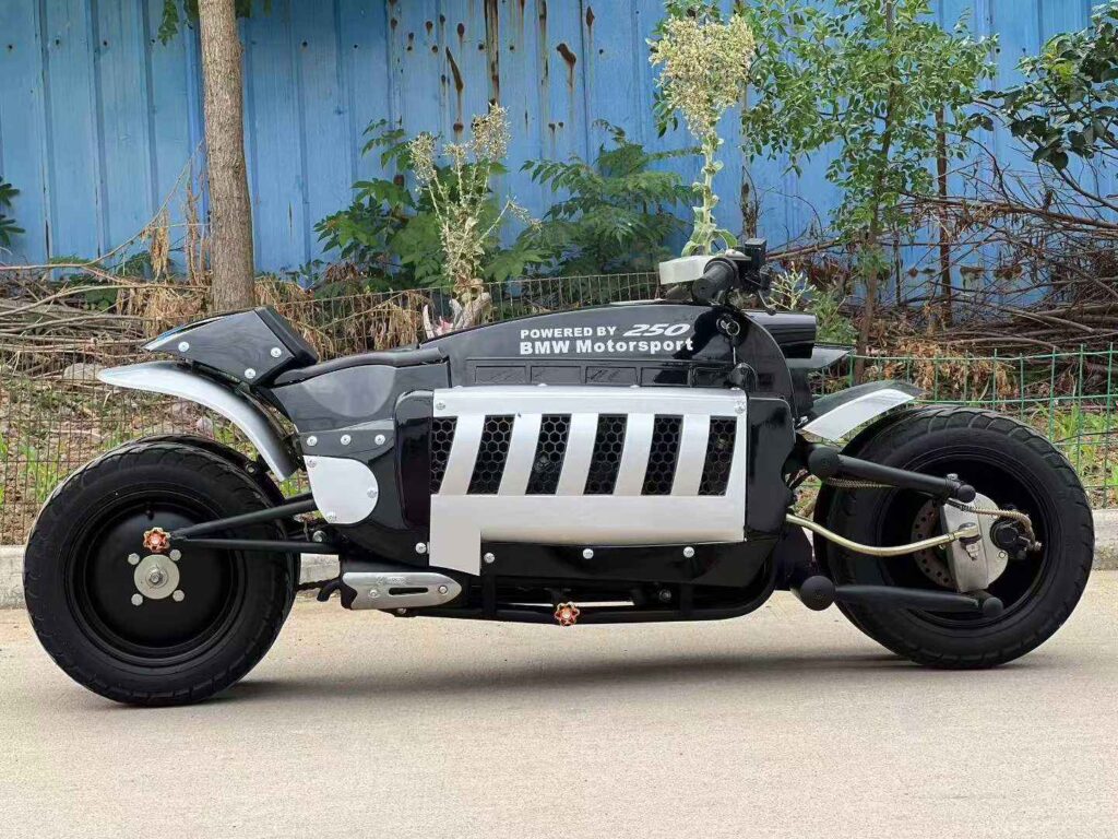 Warhawk Karya Siswa Kelas 12, Siluetnya Begitu Dekat Dengan Tomahawk Lama Dodge