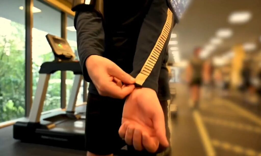 Tanpa Baterai Dan Tanpa Smartwatch, Kaos Pintar NUS Ini Bisa Pantau Tekanan Darah
