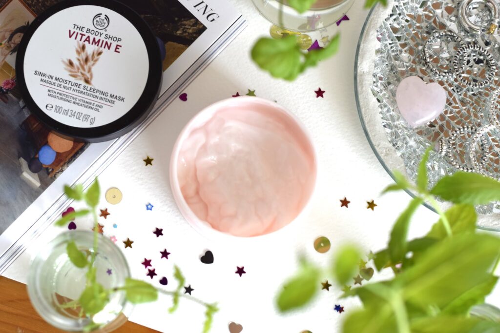 3 Sleeping Mask Vitamin E Ini Bantu Kulit Lebih Kenyal dan Segar Saat Pagi