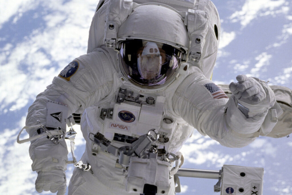 Teknologi, Medis, dan Insinyur Kini Punya Jalan Ke Astronaut, Jalurnya Makin Terbuka