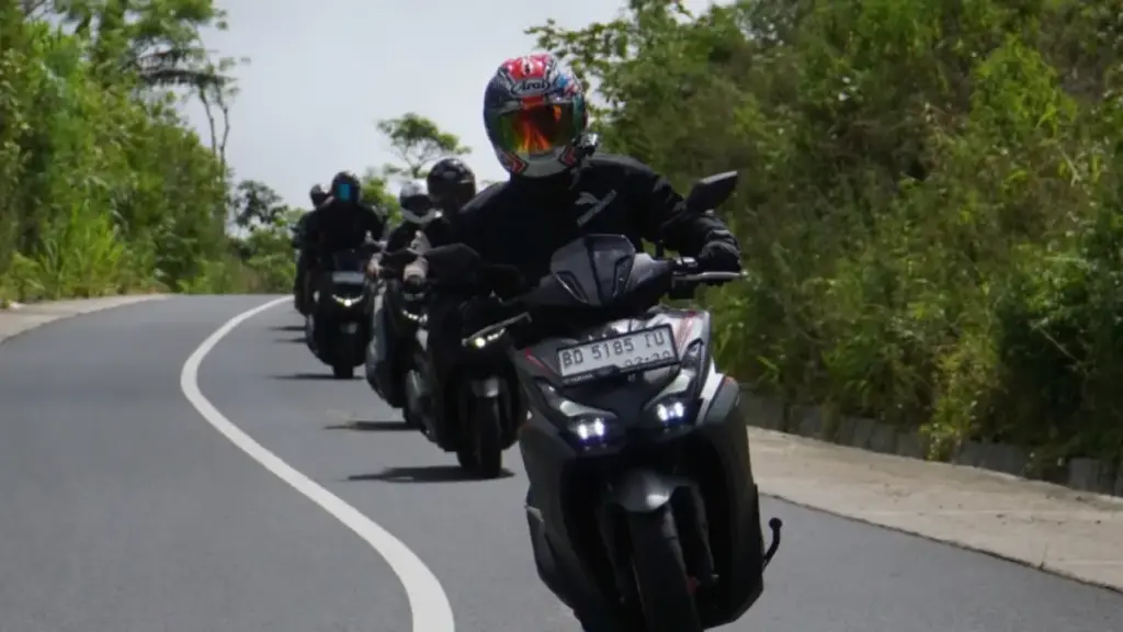Di Liku 9 Bengkulu, ABS Dan TCS Maxi Yamaha Dipacu Hadapi Tikungan Tajam