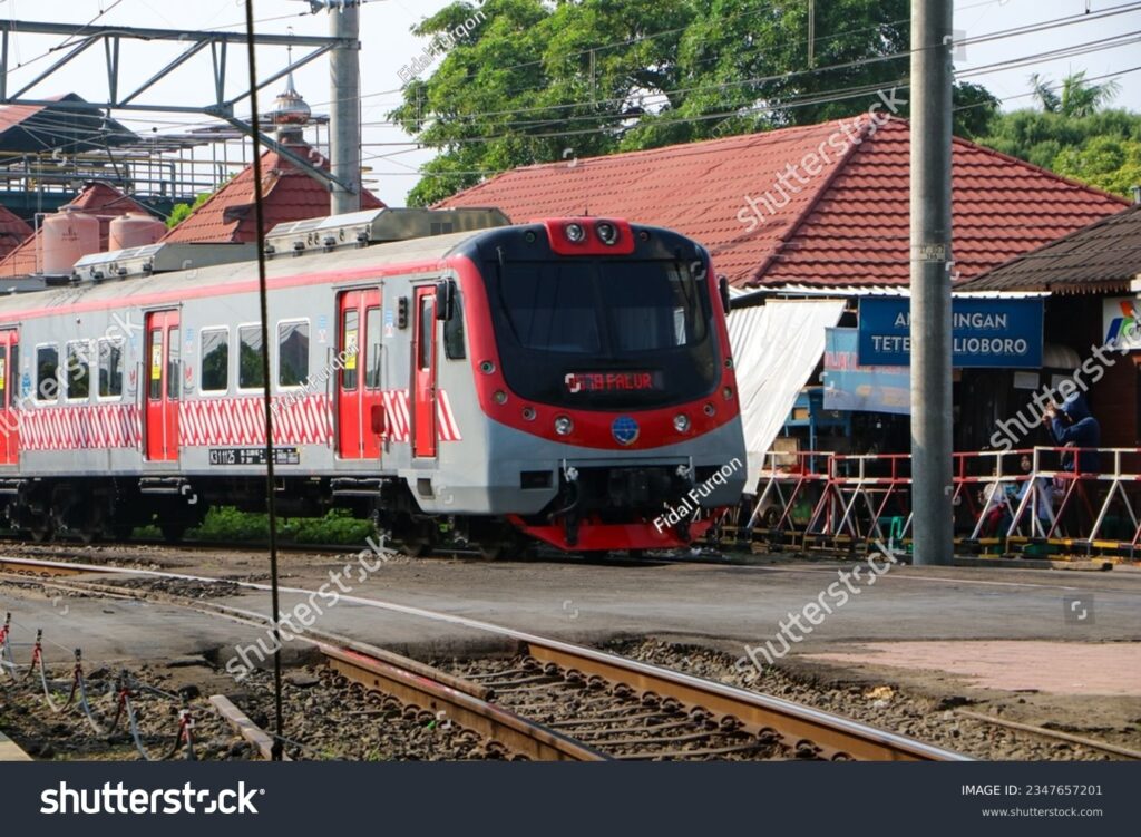 KRL Yogyakarta-Solo Ditambah Saat Libur Panjang, Lonjakan Penumpang Tembus 34 Persen