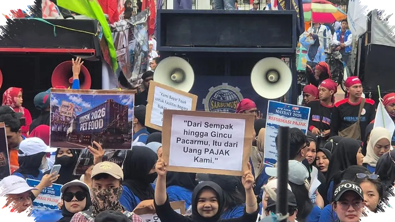 Isu Upah Murah dan Pajak Pesangon Memicu Ribuan Buruh Kepung Kantor Gubernur Jatim