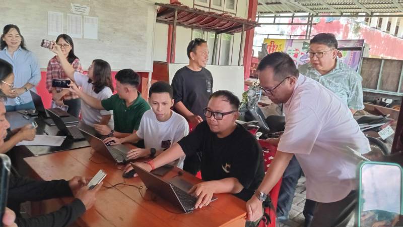 IKD Kini Jadi Kunci Cek Bansos Manado, Warga Tanpa HP Pintar Tetap Dibantu Agen Khusus