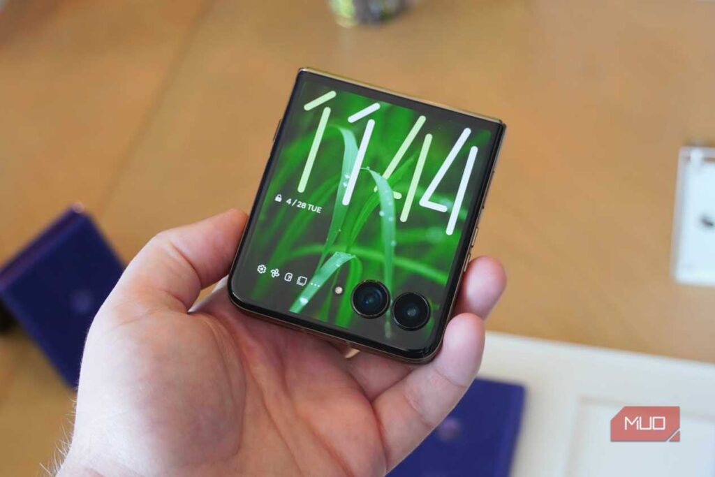Layar Cover 4 Inci Jadi Andalan Razr 2026, Motorola Ubah Cara Pakai Ponsel Lipat