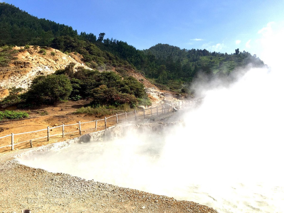 Kawah Sikidang Tetap Diburu Saat Libur Panjang, Cerita Legenda Jadi Daya Tarik Utama