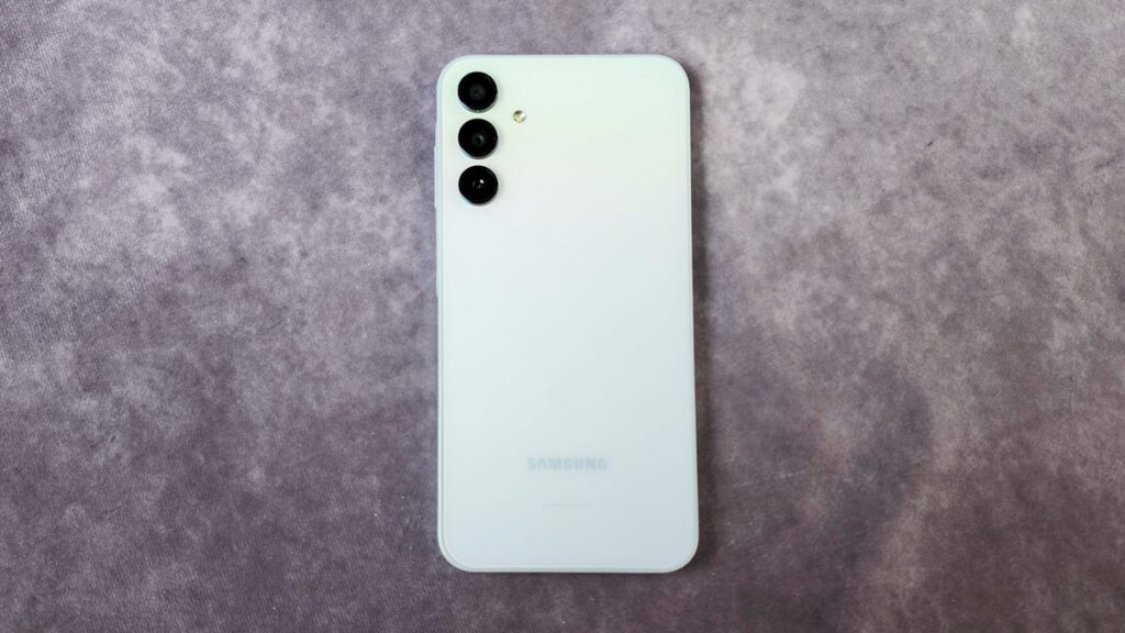 Galaxy A15 5G Ringankan Pekerjaan Kantoran, Dari Layar Luas Hingga Koneksi Stabil