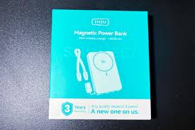 INIU SnapGo Air Bawa 25W Nirkabel Dalam Bodi 0,5 Inci, Sekali Cas Bisa Dua Kali Isi Ulang