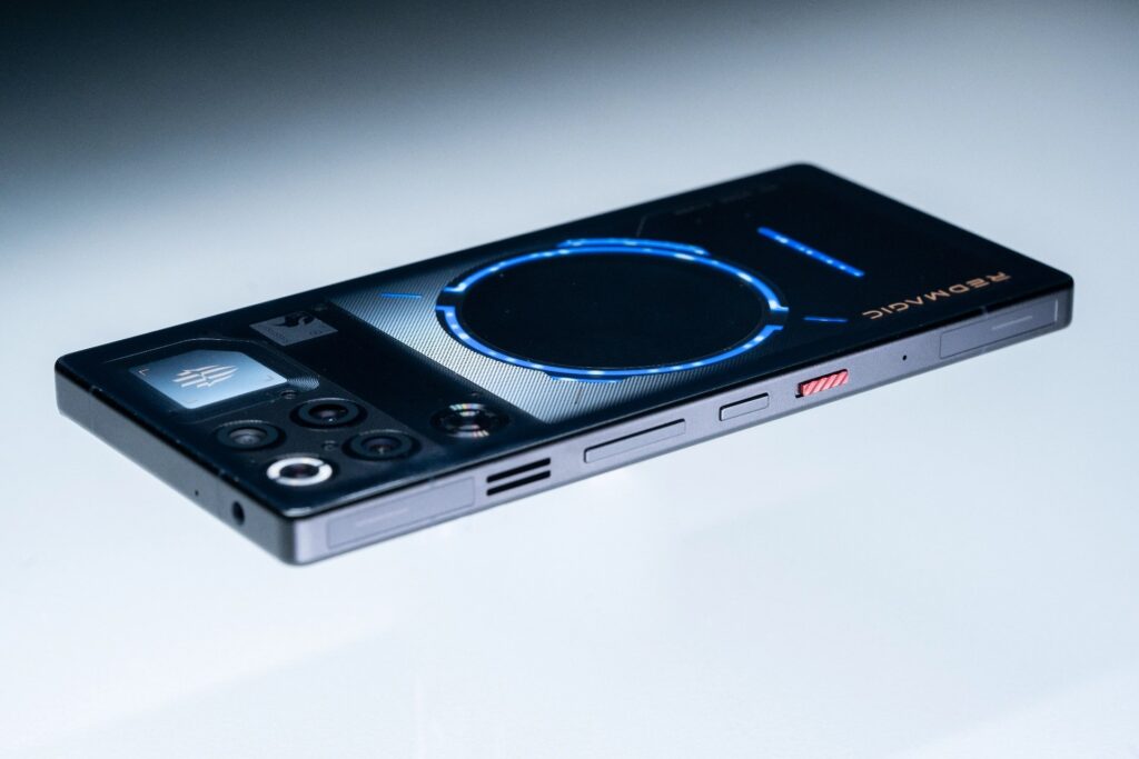 Chip 4,74GHz dan Baterai 8.000mAh Menguatkan RedMagic 11S Pro Series untuk Gaming Ngebut