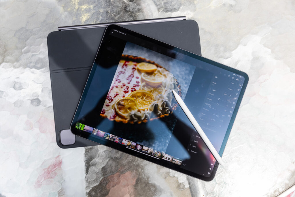Chip M4 Membuat iPad Pro Makin Serius Untuk Kerja, Bodi Ultra Tipisnya Tetap Mengejutkan