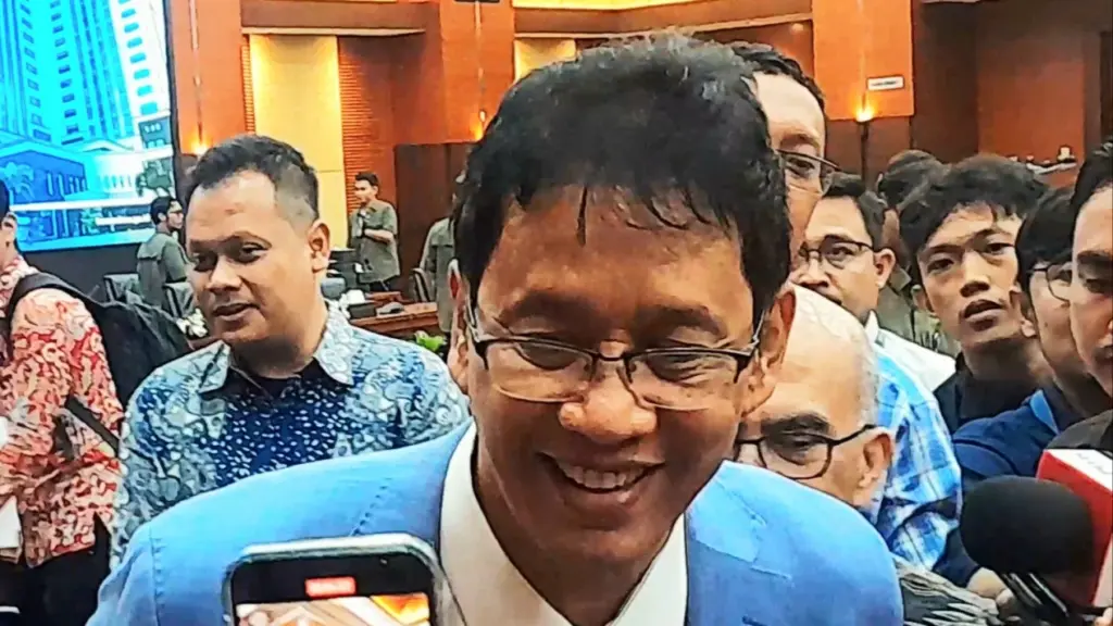 Tarif Cukai Rokok Dipertahankan Hingga 2027, Purbaya Fokus Berantas Rokok Ilegal Dulu