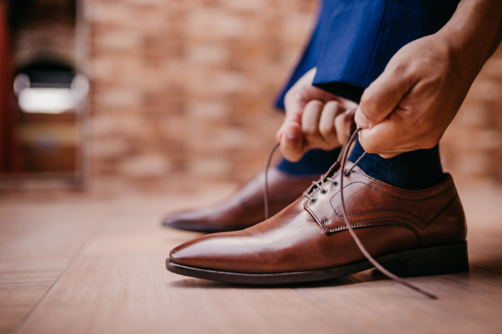 Cara Mengikat Tali Sepatu Ternyata Sering Dibaca Sebagai Cerminan Kepribadian, Kamu Termasuk Yang Mana?