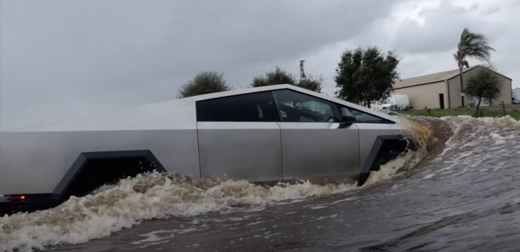 Cybertruck Terendam Saat Uji Mode Wade, Tesla Tetap Batasi Hanya Untuk Air Dangkal