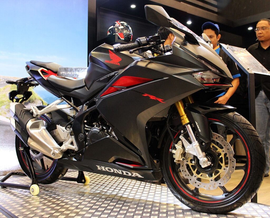 Selisih CBR250RR Tembus Rp16 Juta, Varian Menengah Justru Paling Masuk Akal Dibeli