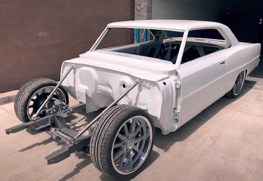 Chevy Nova SS 1966 Berdaya 550 HP Dengan Bodi Rapi Dan Kabin Merah Mewah