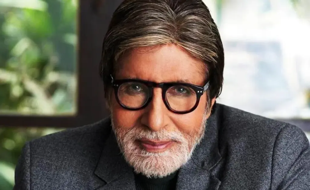 Setelah Pulang Dari Rumah Sakit, Amitabh Bachchan Menyapa Lewat Ramayan Dan Eer Bir Phatte