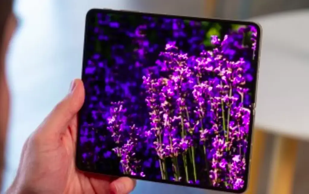 Engsel iPhone Lipat Apple Masih Gagal Uji, Peluncuran Bisa Mundur Sementara