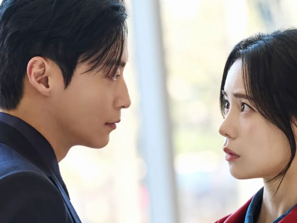 Pertemuan Lim Ji Yeon Dan Heo Nam Jun Dimulai Dari Duel, My Royal Nemesis Tawarkan Romansa Tak Biasa