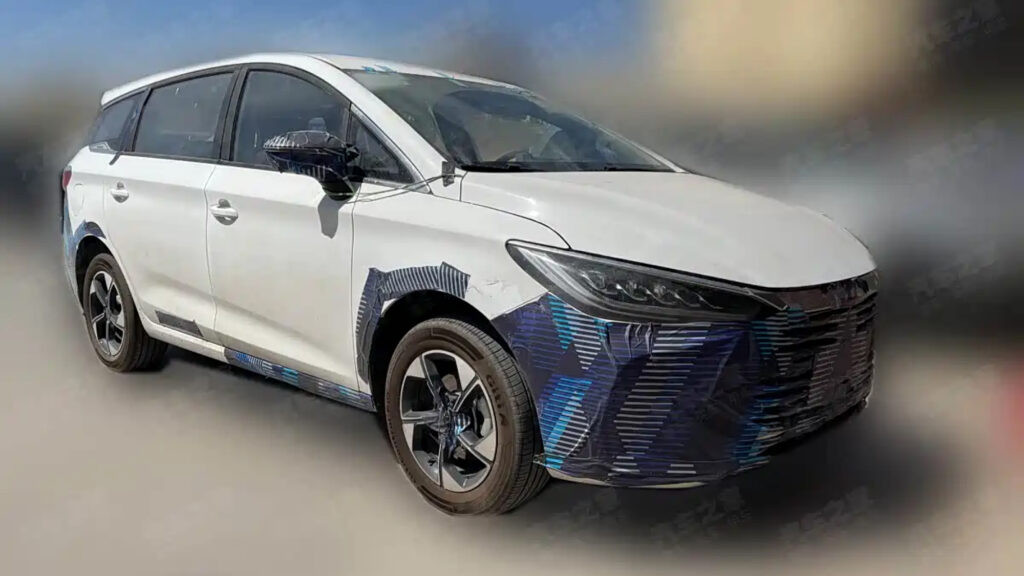 Jarak Tempuh Lebih Dari 1.000 Km, BYD M6 DM Hadir Sebagai MPV PHEV Baru di Indonesia