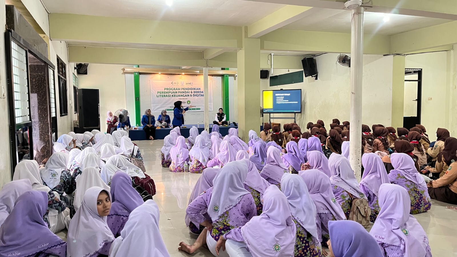 Pesantren Gresik Perkuat Ruang Aman, Santri Putri Sekaligus Dibekali Literasi AI