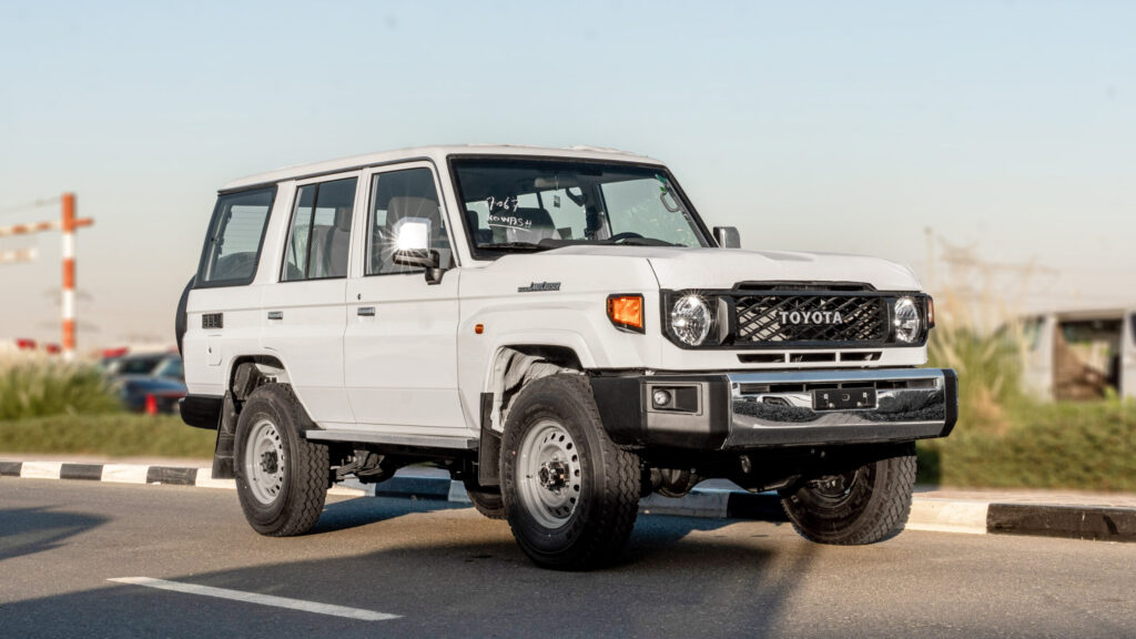 Toyota Land Cruiser 76 4.0L MT, Dibangun Untuk Medan Berat Bukan Untuk Kenyamanan