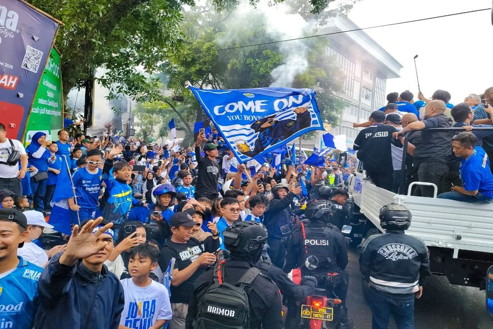 Persib Tinggal Sejengkal Lagi Juara, Dedi Mulyadi Minta Bobotoh Jaga Ketertiban