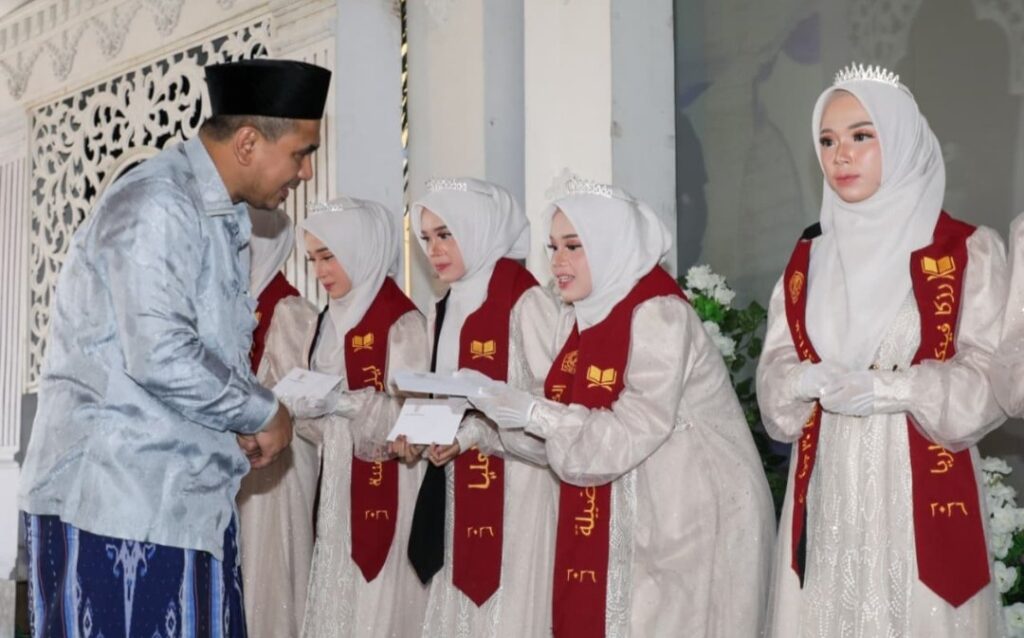 Pemprov Jateng Beri Bisarah ke Santriwati Lamongan, Syaratnya Ternyata Tempat Menghafal