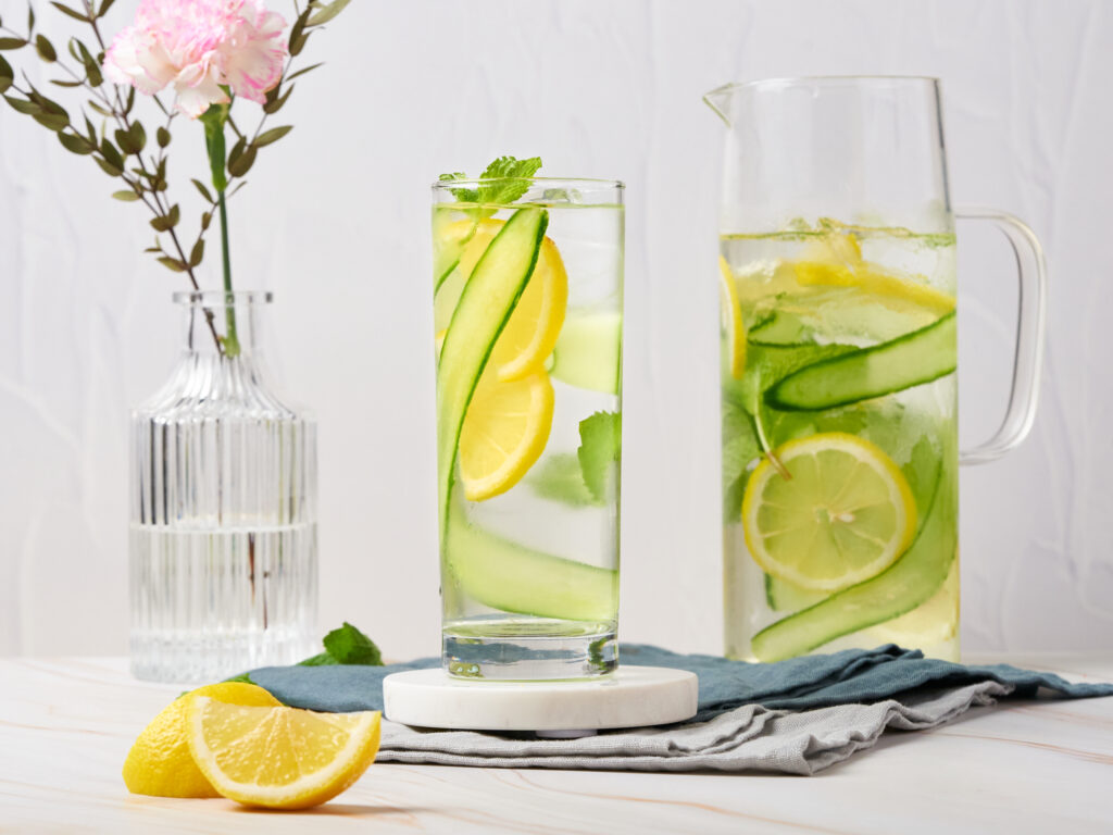 Lemon Dan Timun Di Air, Cara Sederhana Membantu Hidrasi Dan Pencernaan Lebih Nyaman