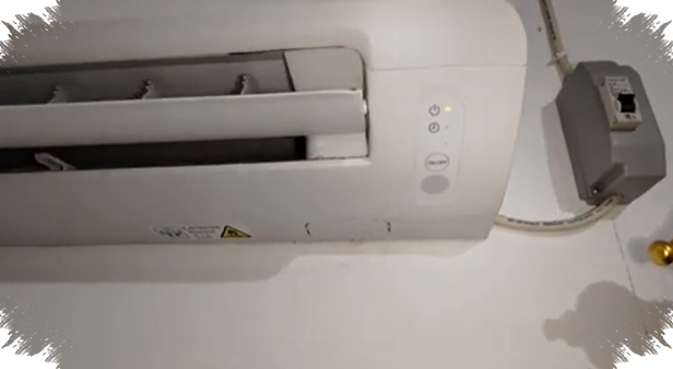 Tombol Darurat Di Bodi AC Sharp Bisa Menyalakan Unit Saat Remote Tak Ada