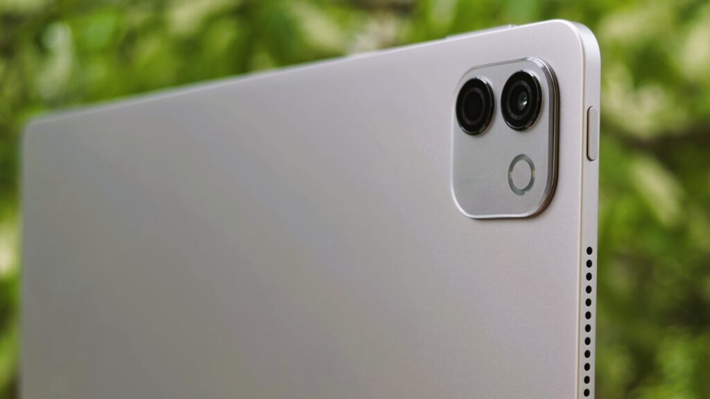Mode PC, Linux, dan Android62 Membuat MagicPad 4 Terasa Seperti Laptop Ringan