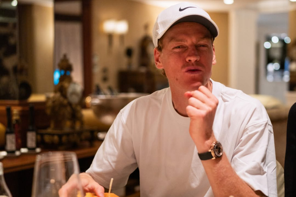 Cerundolo Memanfaatkan Sinner Yang Kehabisan Tenaga, Panas Roland Garros Menjadi Penentu
