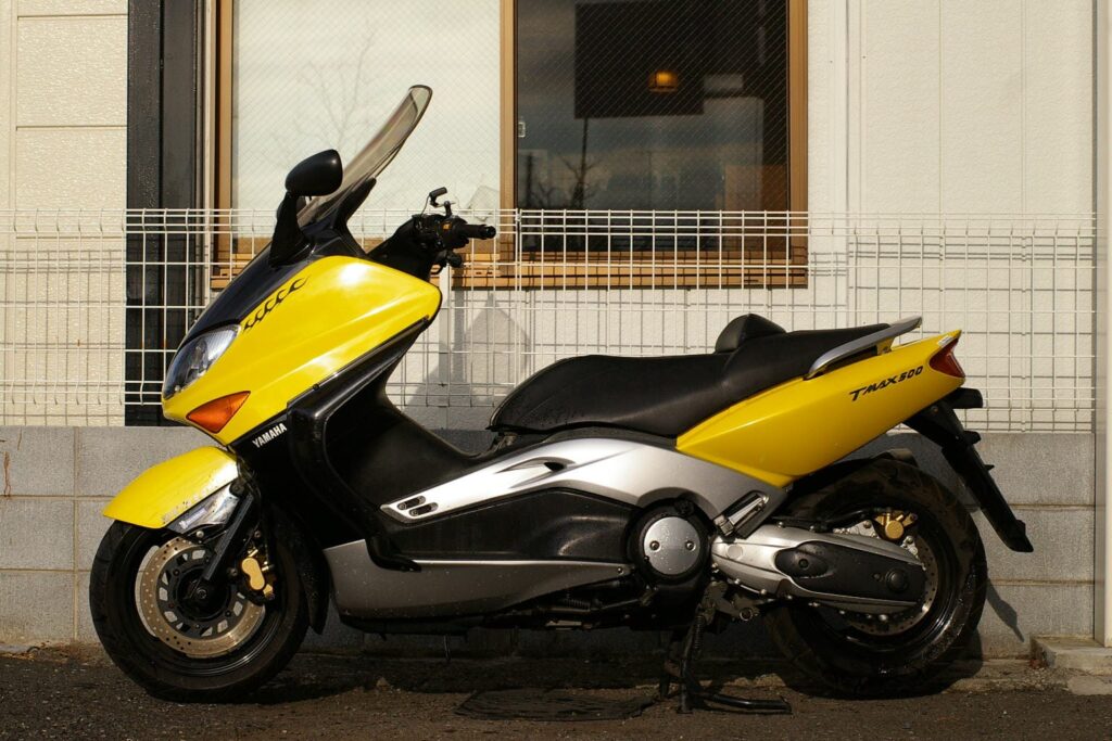 Harga Tinggi Yamaha TMAX Masih Jadi Penghalang, Padahal Rasa Berkendaranya Mendekati Moge