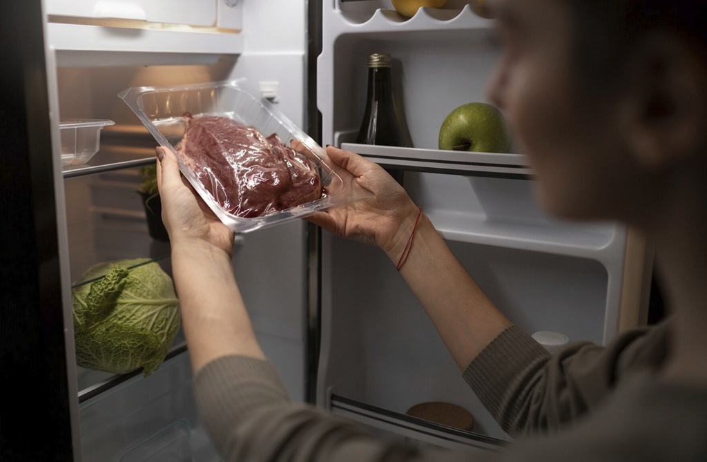 Cara Aman Menyimpan Daging Kurban, Jangan Langsung Dibekukan Agar Teksturnya Tetap Terjaga