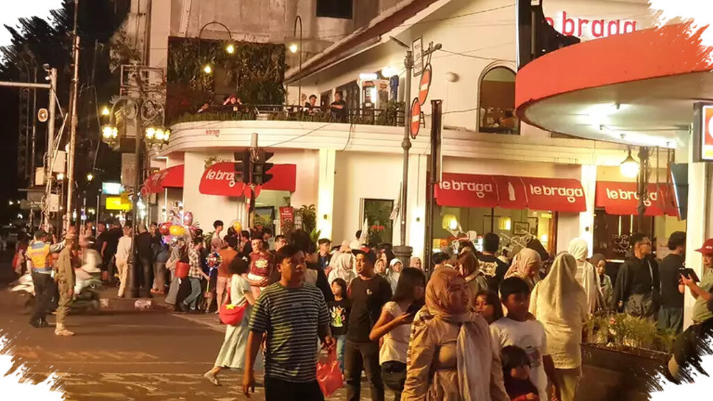 Braga Bandung Digeruduk Wisatawan Saat Libur Waisak, Jalanan Tetap Mengalir Lancar