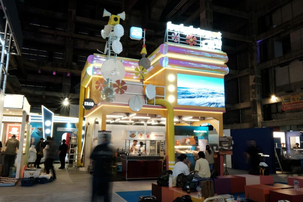 Booth Pameran Kini Jadi Panggung Branding, Material Mengubah Cara Brand Kreatif Diingat