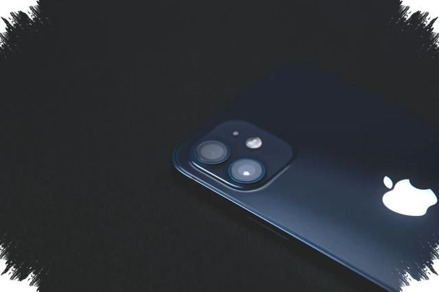 Vendor China Bergerak Lebih Cepat, Layar Melengkung Ala Liquid Glass Sudah Disiapkan Sebelum iPhone 2027