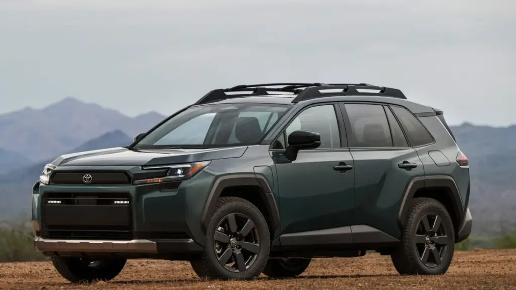 RAV4 PHEV 2026 Makin Efisien dan Aman, Toyota Pertegas Arah SUV Kompak Modern